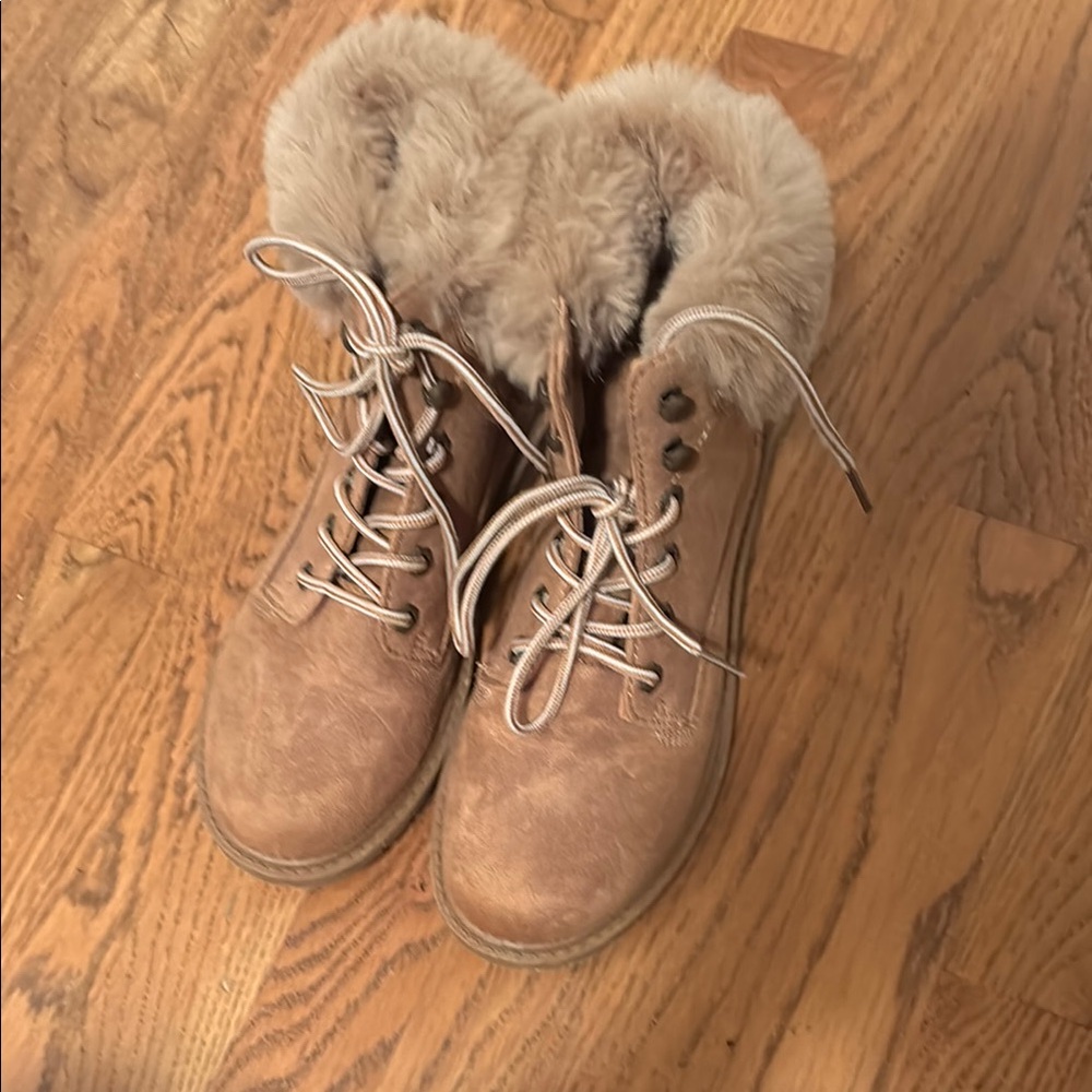 Women's Tan Fur-Lined Boots